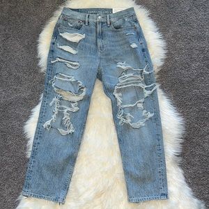 American Eagle Comfort Stretch Waistband 90’s Boyfriend Size 2 X-Short Jeans